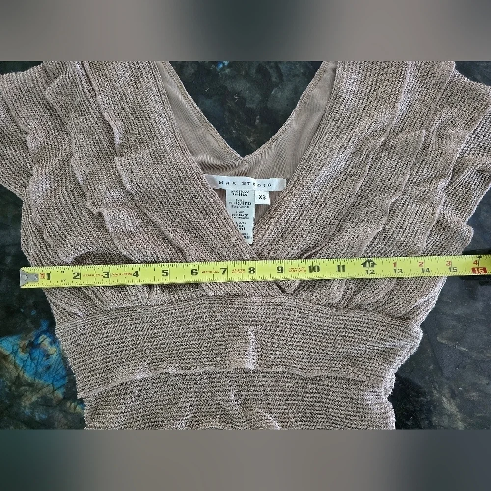 Stunning Max Studio layered champagne colored dress. Size XS - Picture 10 of 10